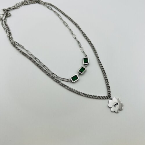 Green eyes necklace